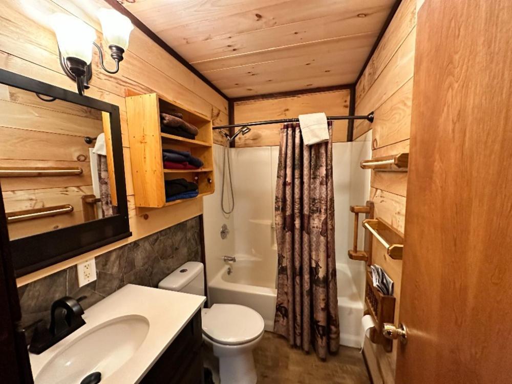 Best Bear Lodge & Campground Irons Exterior foto
